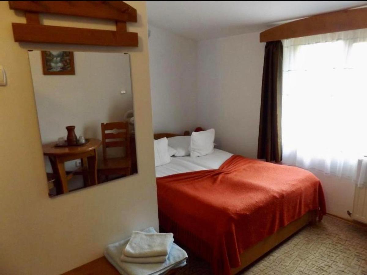 Bed and Breakfast Tulipan Panzio à Sfântu-Gheorghe Extérieur photo